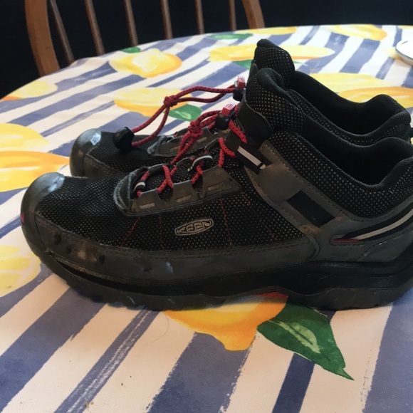 Keen size 5 used still lots of life left in them - Picture 3 of 6